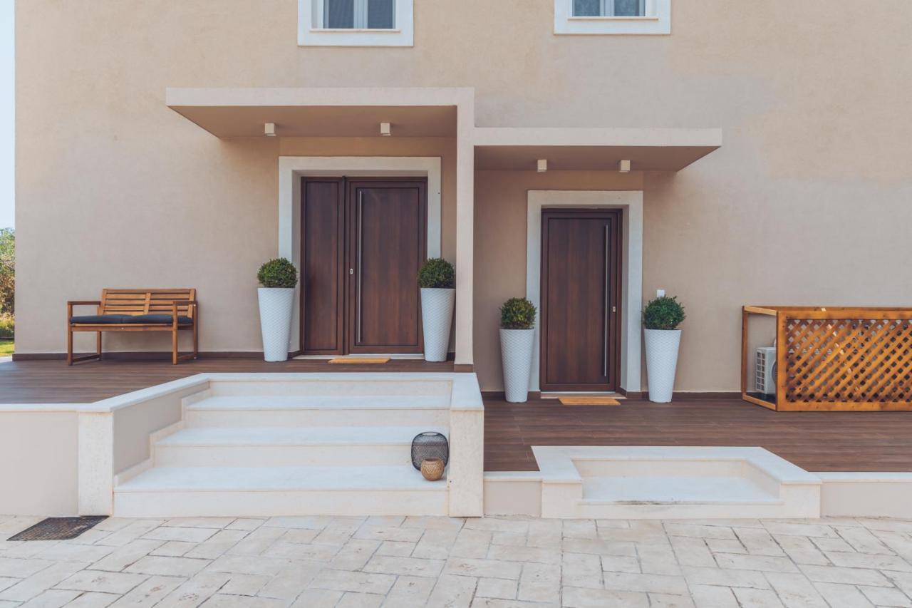 Melena Premium Suites Roda  Exterior photo