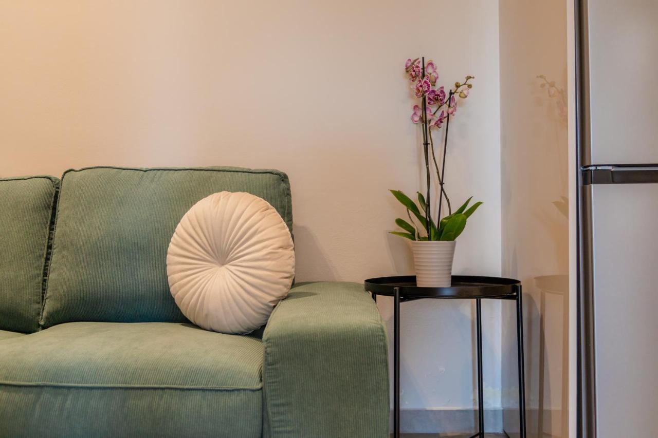 Melena Premium Suites Roda  Exterior photo