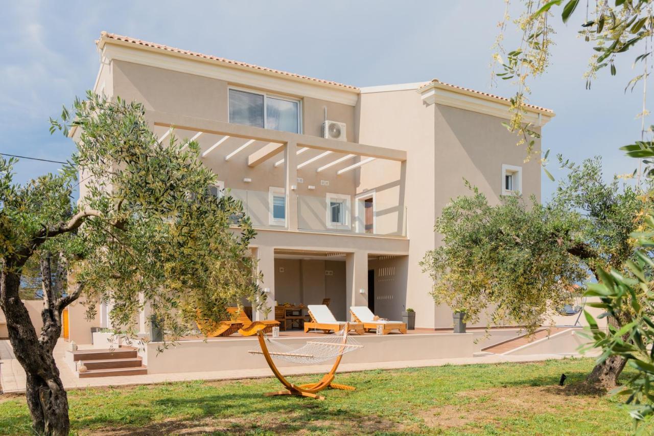Melena Premium Suites Roda  Exterior photo